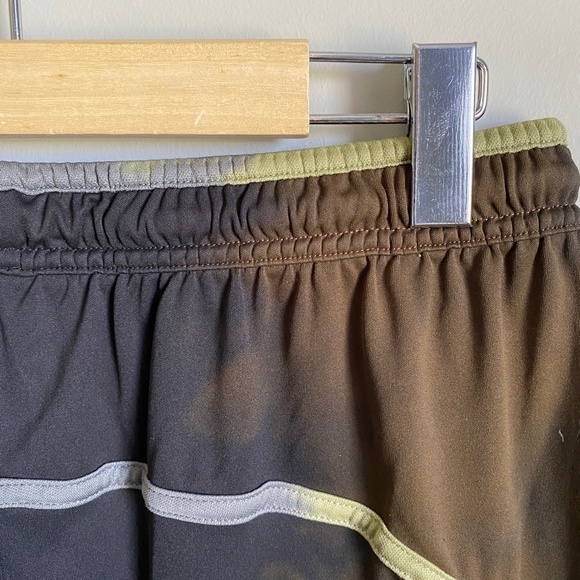 Puma Men's Black/Brown Athletic Gym Shorts Size Medium Bleached Look - Picture 7 of 11